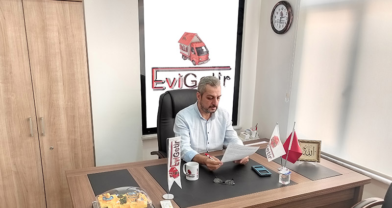 United And Liverpool Lack London Postcode To Get &apos;prices They Floated&apos;